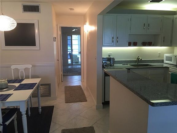 5th image of 84 Crooked Tree Ln APT 204