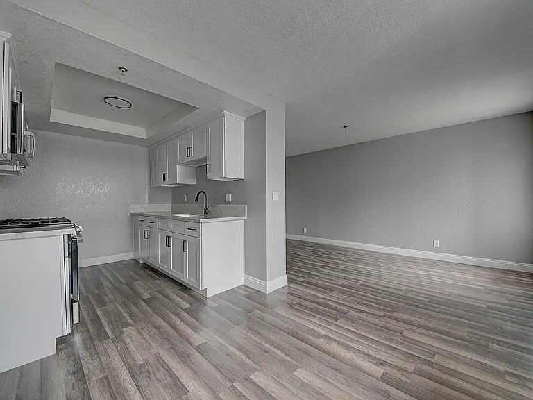 13615 Cerise Avenue — Photo 14