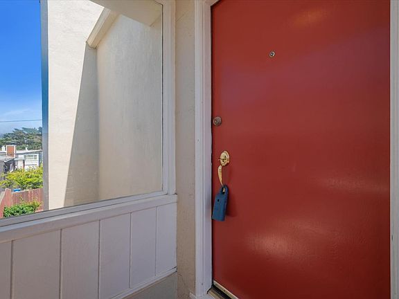 5th image of 667 Southgate Ave