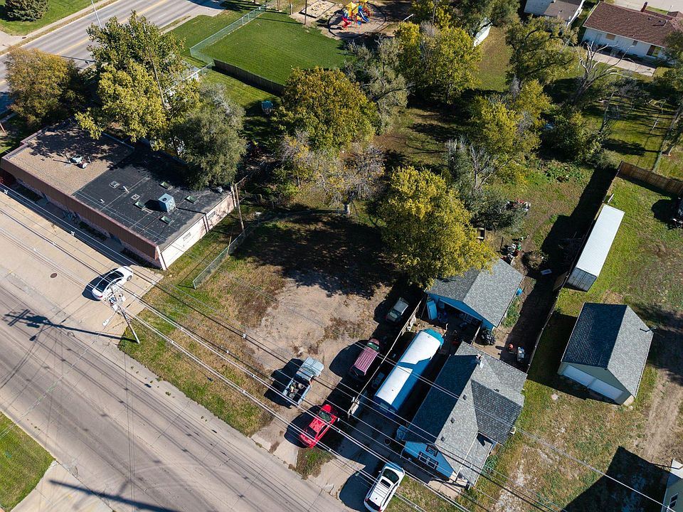 2nd image of 154 N Laird Ave