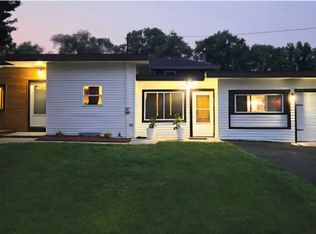 27W726 Central Ave, Warrenville, IL 60555