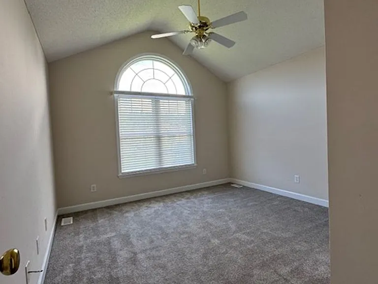 135 Adler Ln — Photo 15