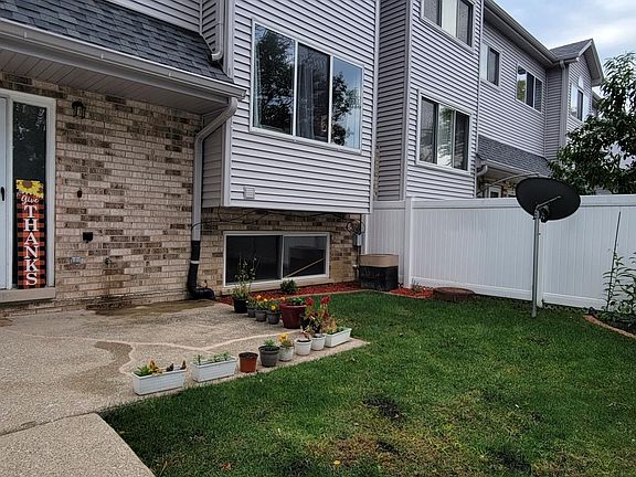 Better view of the front yard.