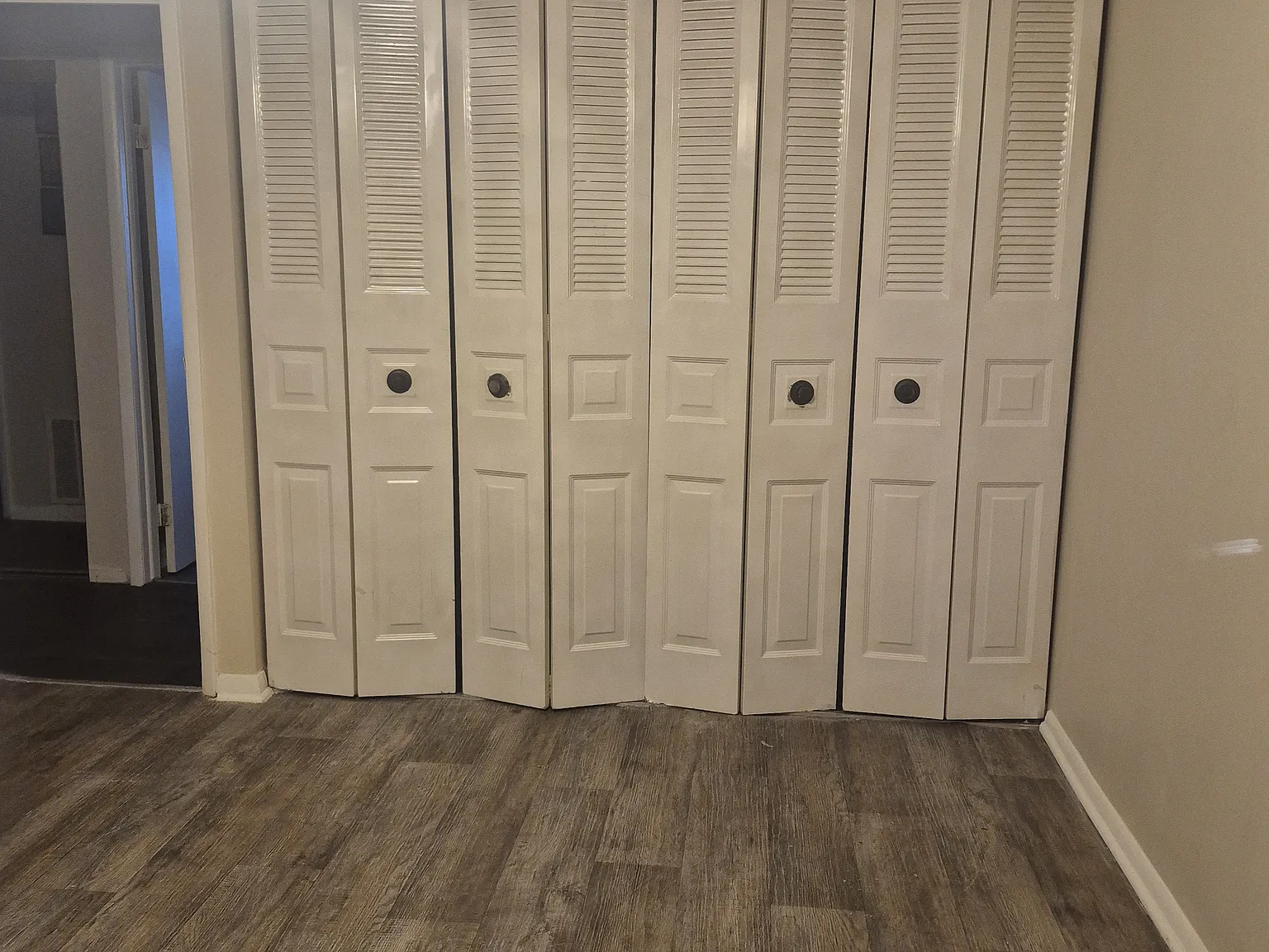 3 bed, 1848 sqft, $550 — Photo 4