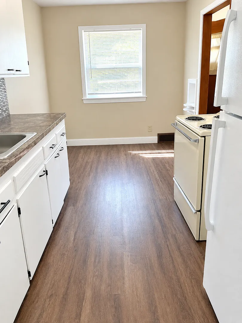Charming 1-Bedroom Home in Convenient SE Wichita Location — Photo 2