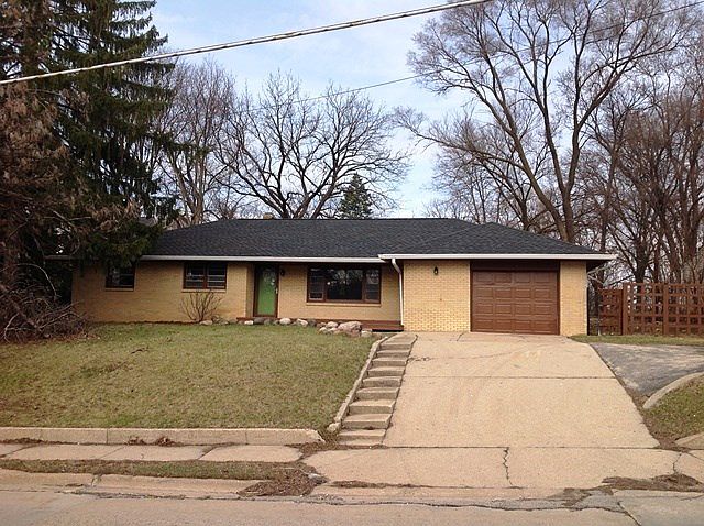 1st image of 3314 Charles St