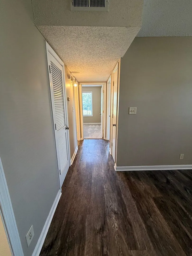 164 Lexington Drive — Photo 4