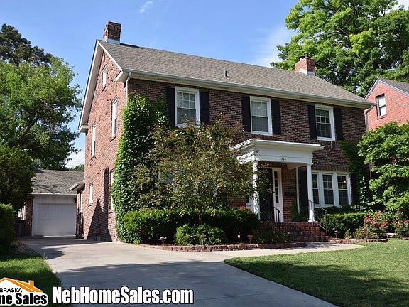 2nd image of 2924 Jackson Dr