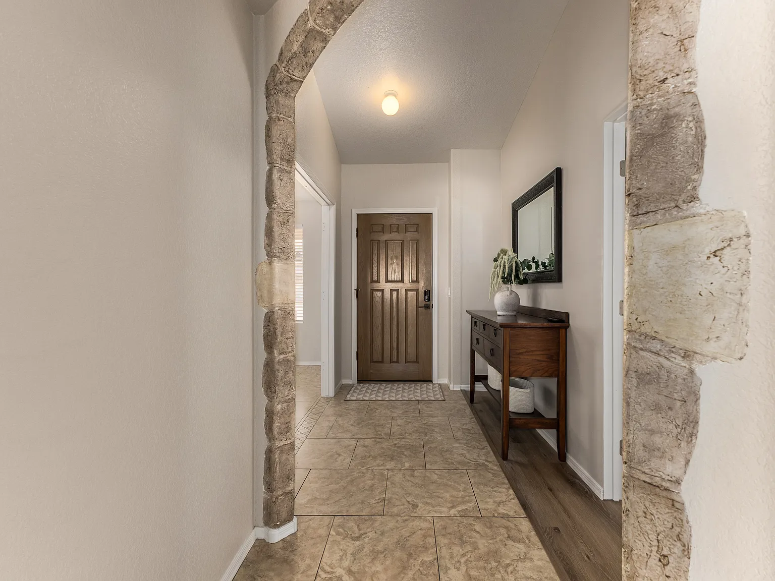 4 bed, 2264 sqft, $5,000 — Photo 2