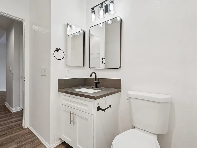 4532 Murietta Ave — Photo 35