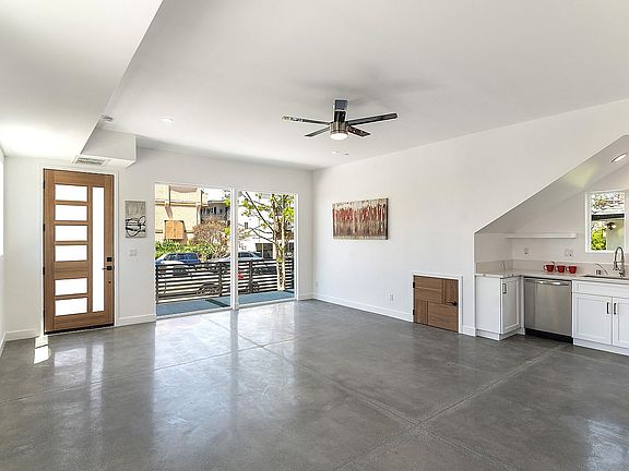 4th image of 404 N La Fayette Park Pl