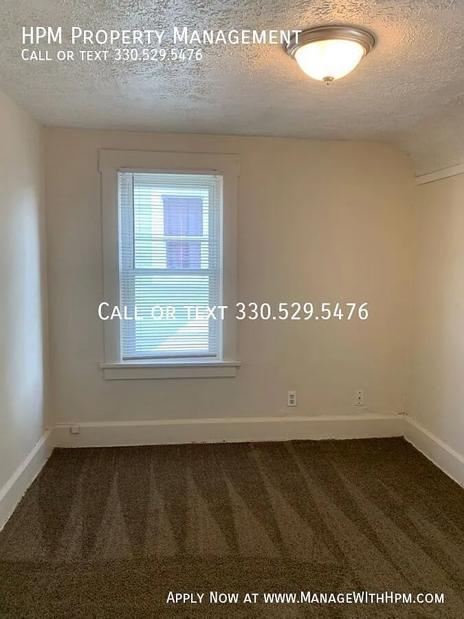 3 bed, 1.0 bath, 1040 sqft, $1,100 — Photo 2