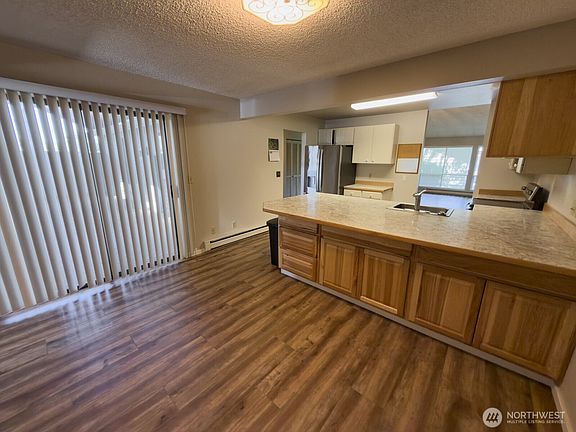 5th image of 500 E Cherry Lane #C-1