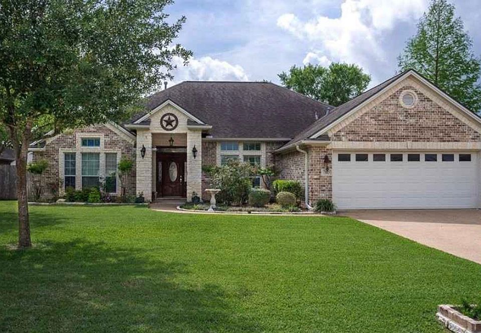 1st image of 310 Agate Dr
