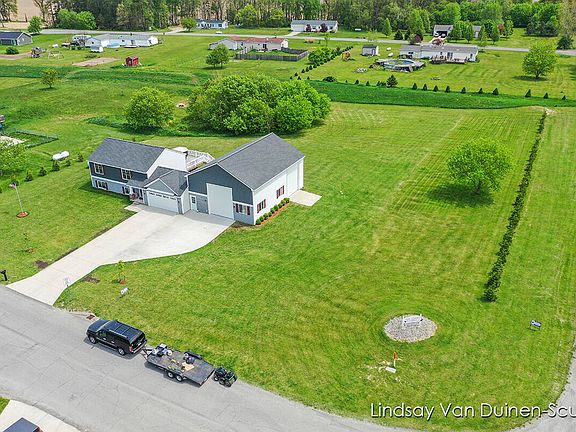 3rd image of 2532 Foxglove Dr