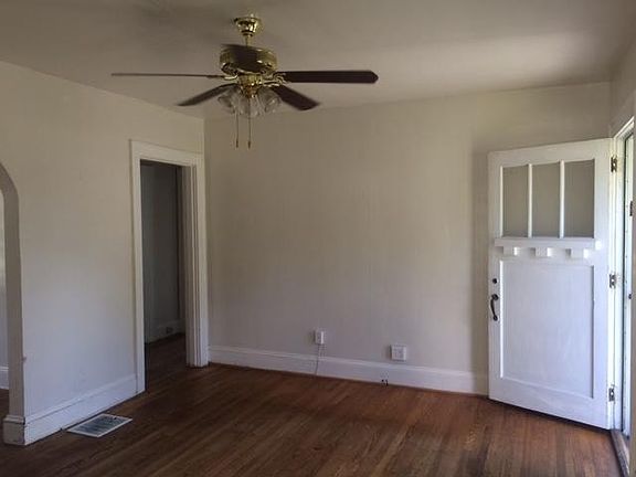 4th image of 2600 NE Avondale Ave