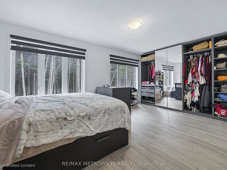 132 Blue Forest Cres — Photo 10