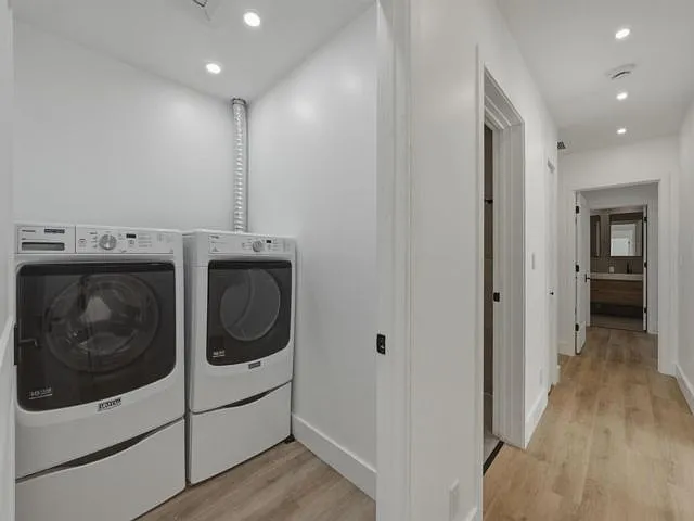 461 SW 1st St — Photo 9
