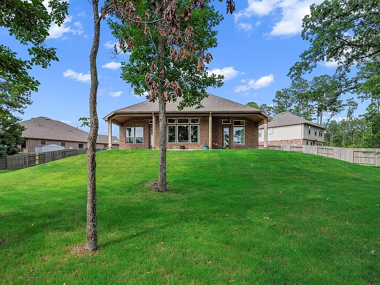 1810 Daly Way — Photo 29