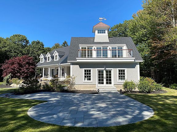 3rd image of 3 Oakwood Dr
