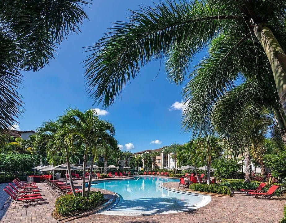 Beach Entry Resort-Style Pool