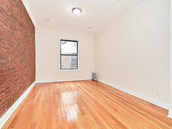 5th image of 81 Wadsworth Ave #5