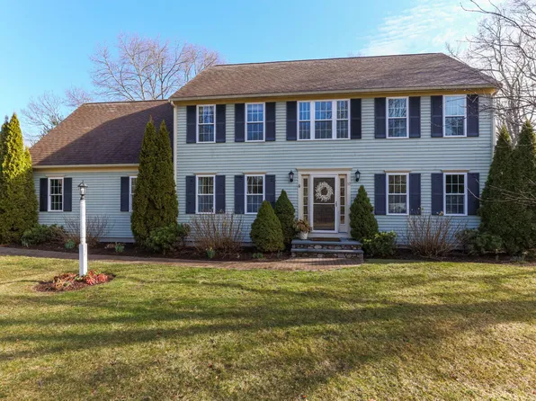 10 Annies Lane, Forestdale, MA 02644