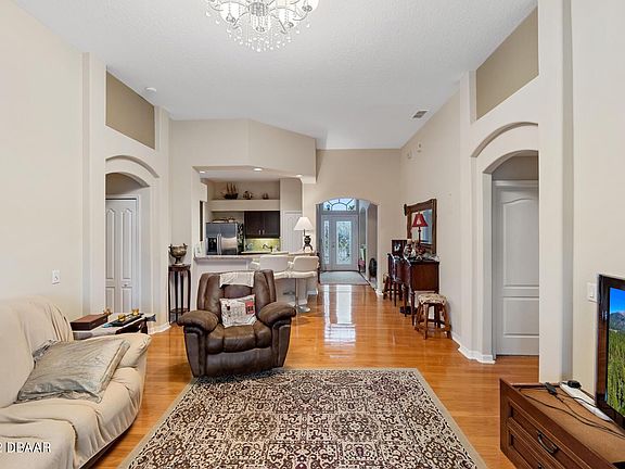2nd image of 107 Jubilee Cir