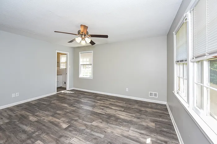 455 Brookshire Dr — Photo 10