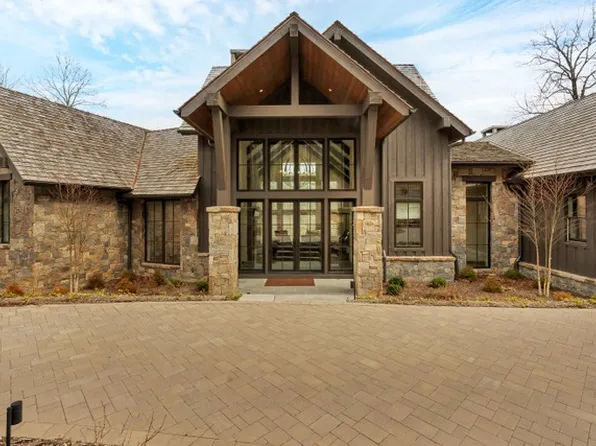 495 W Falls Drive, Sapphire, NC 28774