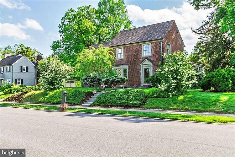 1st image of 35 Dogwood Dr