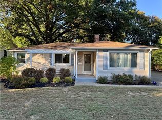 7763 Manor Dr, Mentor On The Lake, OH 44060