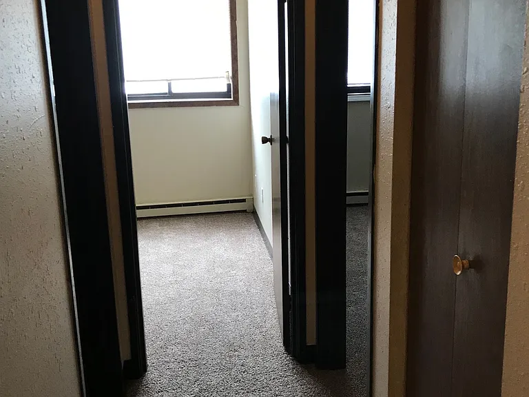 1210 E 8th St #5 — Photo 6