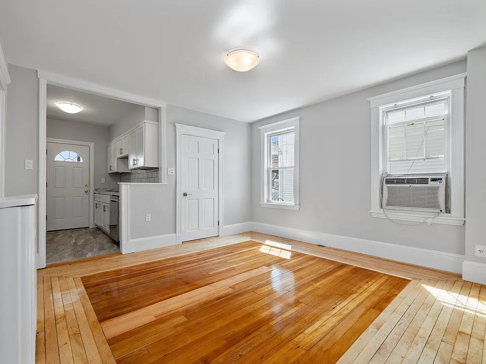18 Windsor Rd #1