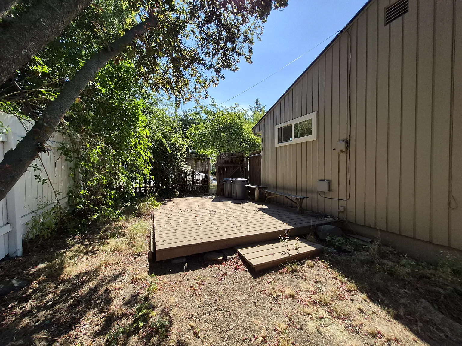 3 bed, 1690 sqft, $2,400 — Photo 2