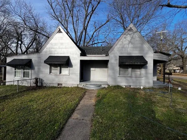 2246 Simpson St, Paris, TX 75460