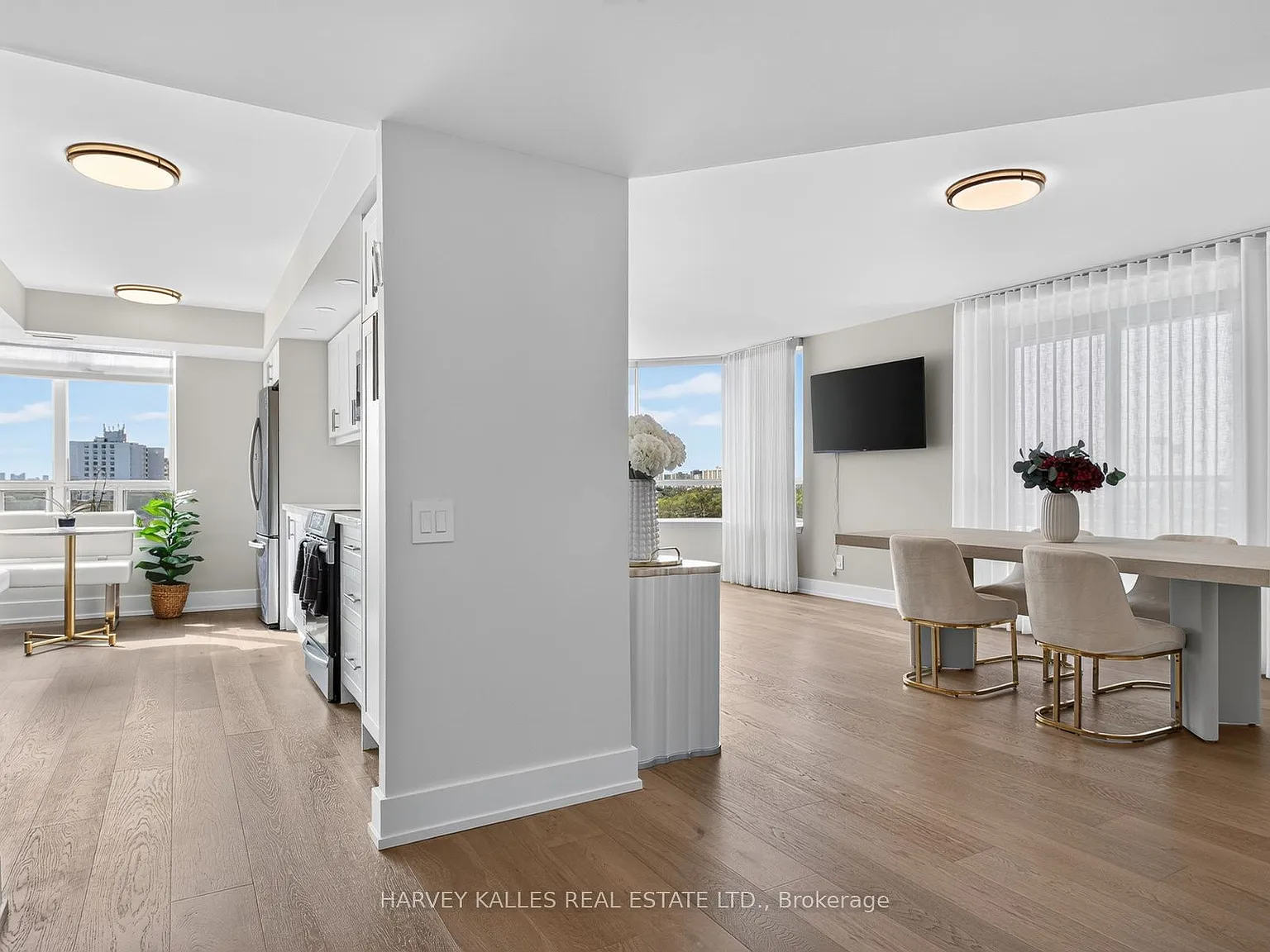 8 Covington Rd — Photo 4