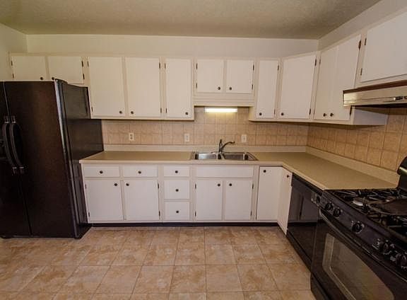 3rd image of 21623 Carriage Dr