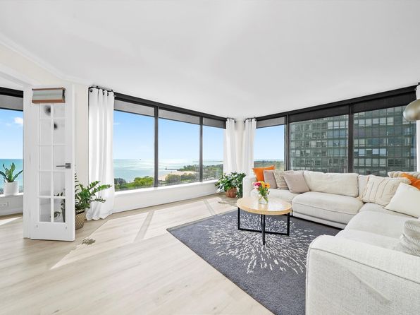 5445 N Sheridan Rd APT 2012, Chicago, IL 60640
