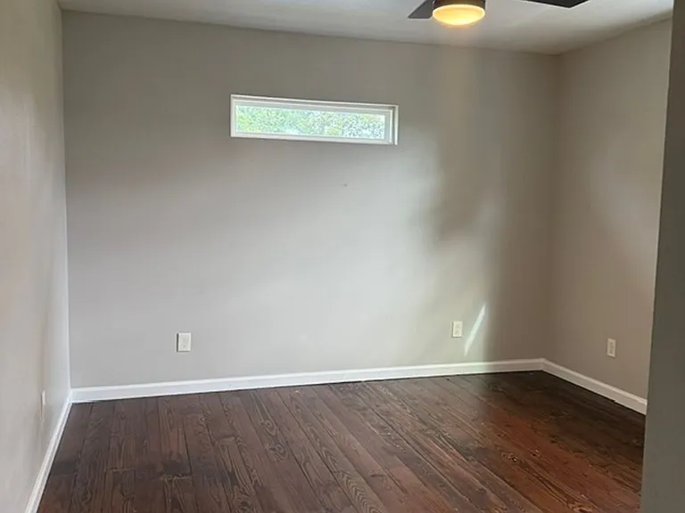 758 Parklawn Ct — Photo 8