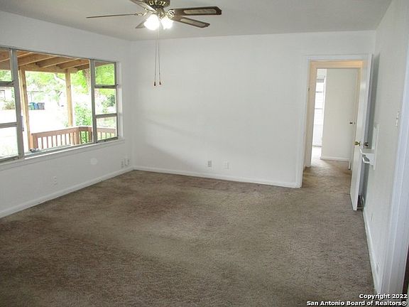 5th image of 114 Pilgrim Dr