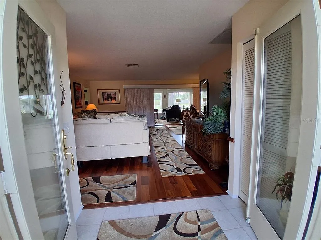 2 bed, 2.5 bath, 1728 sqft, $2,075 — Photo 4