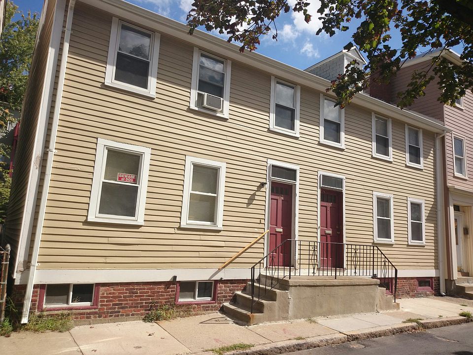 2nd image of 184 Bowen St