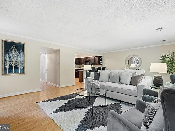 3rd image of 129 Huckleberry Dr