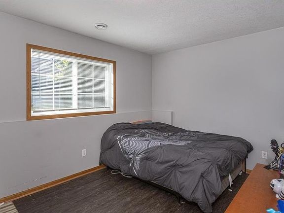 5th image of 209 Heritage Ln
