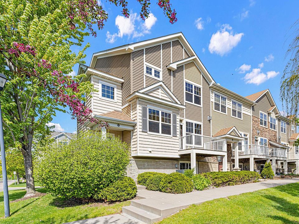 1st image of 1802 Colonial Ln Unit 1