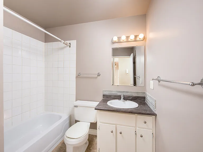 6 Gainsborough Ave — Photo 29