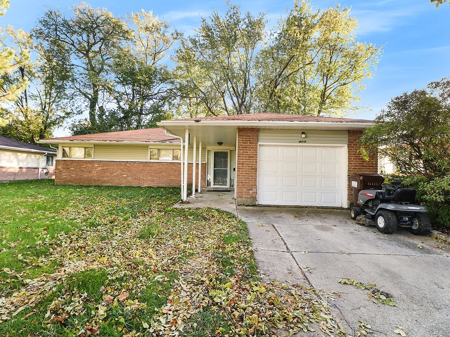 427 Lakewood Blvd photo 1