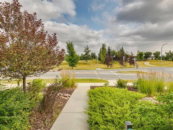 316 N Chaparral Valley Sq SE, Calgary, AB T2X 0T5