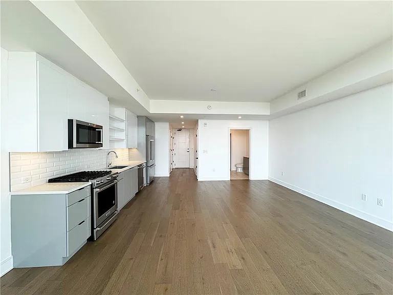 788 W Marietta St #1107 — Photo 7